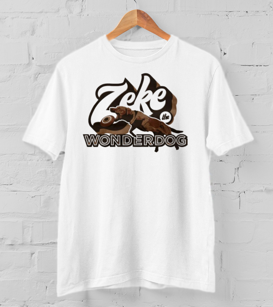 Zeke The Wonderdog Playing Frisbee T-Shirt