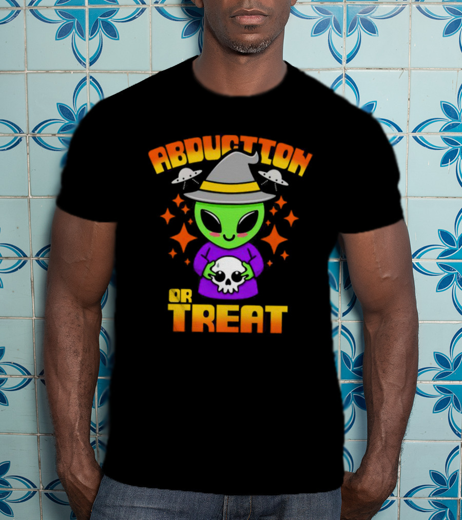 Abduction Or Treat Alien Halloween Witch Hat UFOs T-Shirt