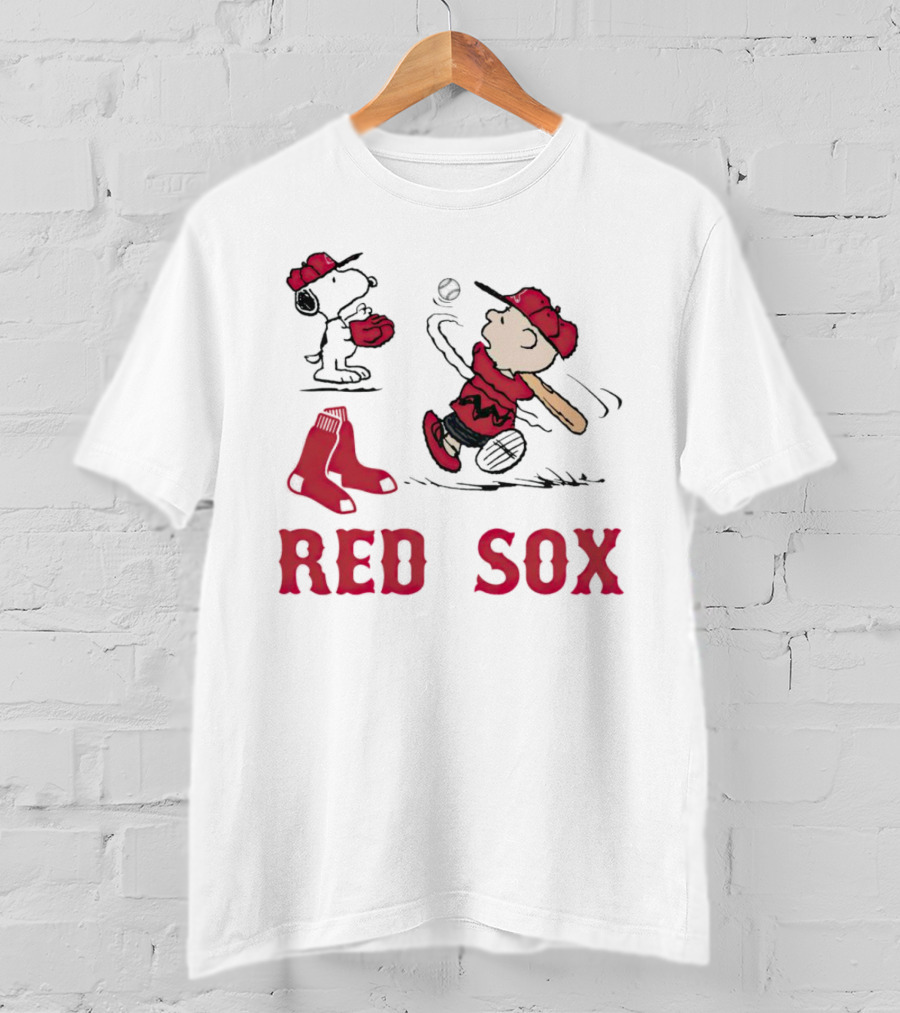 Charlie Brown Snoopy Boston Red Sox Baseball Play Peanuts Characters T-Shirt