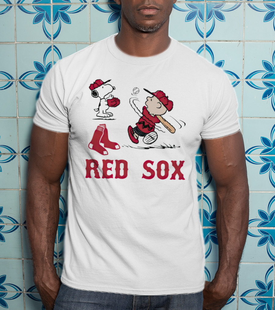 Charlie Brown Snoopy Boston Red Sox Baseball Play Peanuts Characters T-Shirt