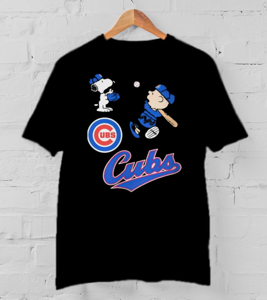 Snoopy And Charlie Brown In Chicago Cubs Baseball Uniforms T-Shirt