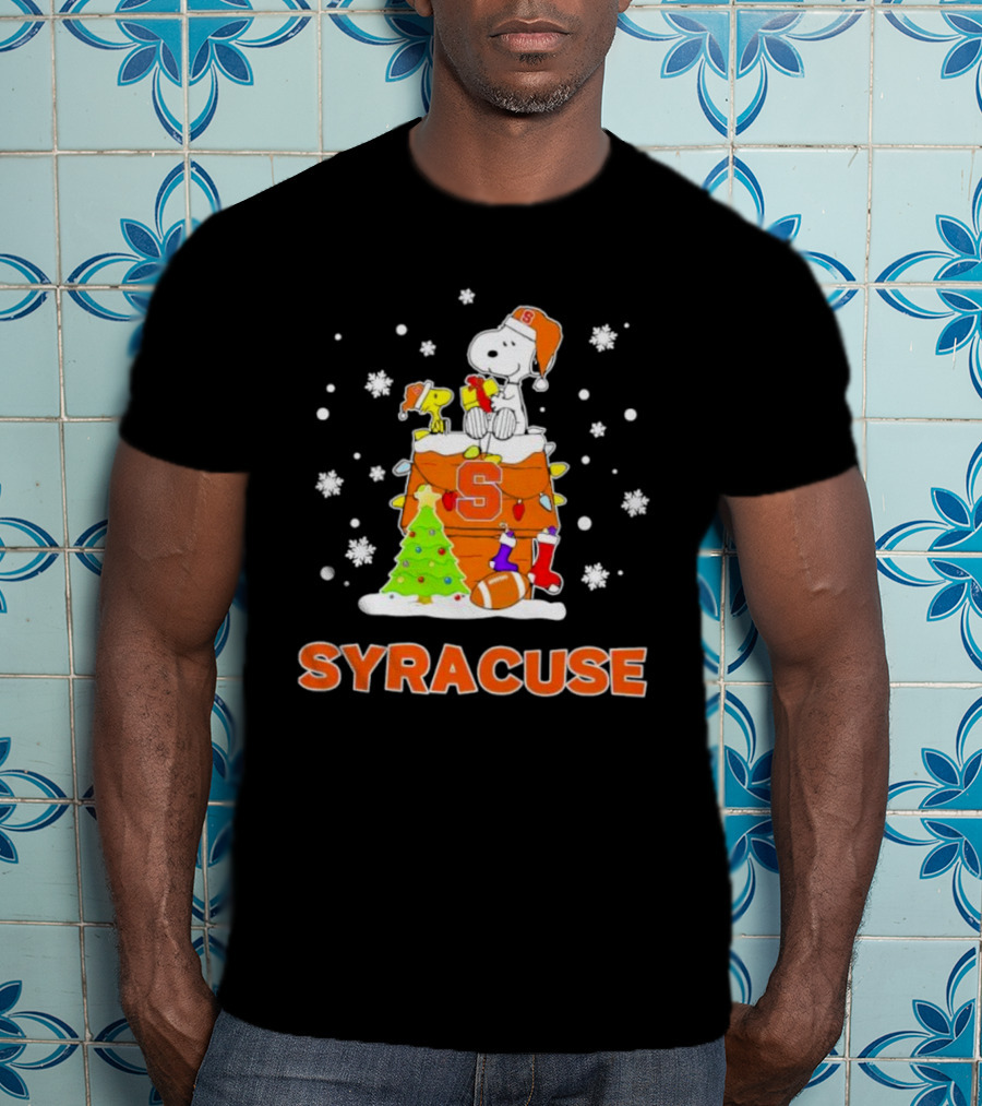 Snoopy And Woodstock On Syracuse Orange Doghouse Christmas Football Scene T-Shirt