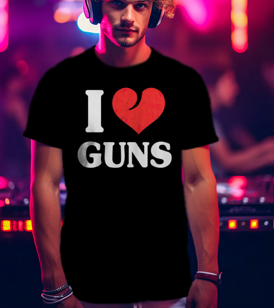 I Love Guns - Heart T-Shirt