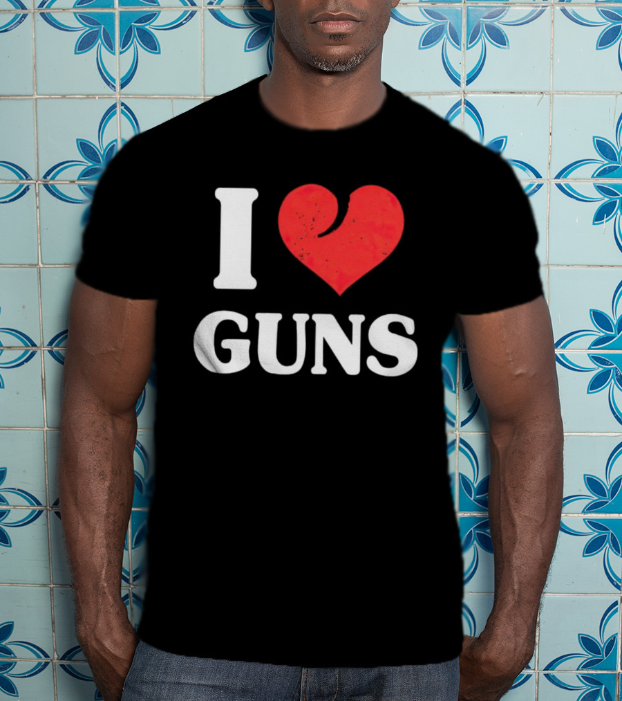 I Love Guns - Heart T-Shirt