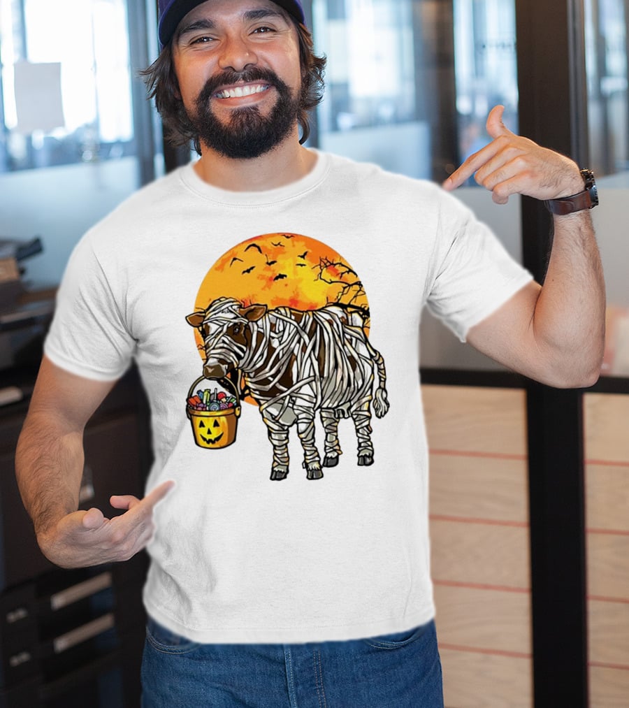 Mummified Cow Trick-or-Treating Under Full Halloween Moon T-Shirt