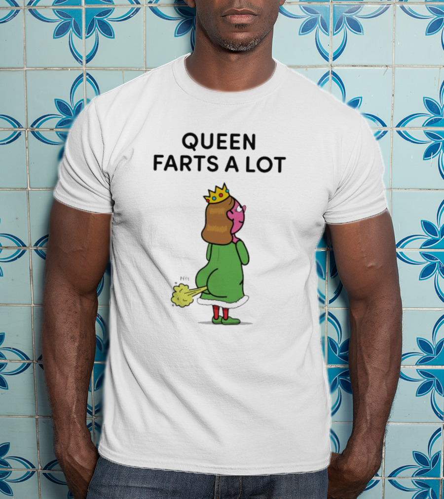 Queen Farts A Lot Christmas Queen In Green Dress With Crown T-Shirt