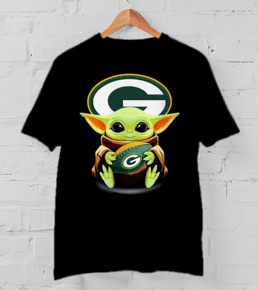 Baby Yoda Green Bay Packers Football Hug T-Shirt