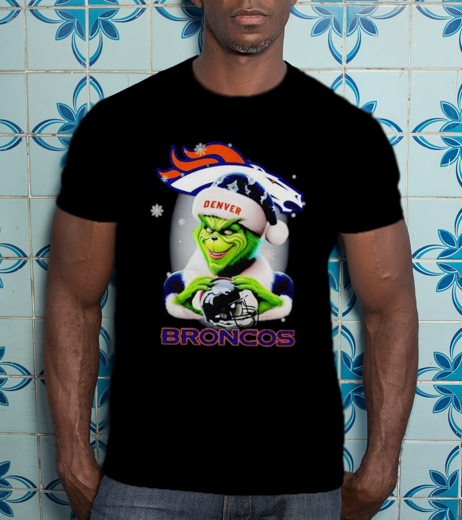 Denver Broncos Christmas Grinch Holding Football Helmet T-Shirt