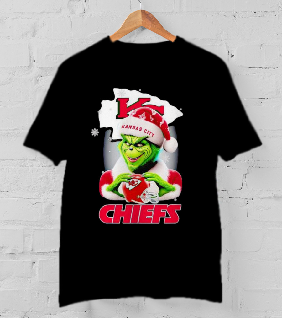 Kansas City Chiefs Christmas Grinch In Santa Hat Holding Football T-Shirt
