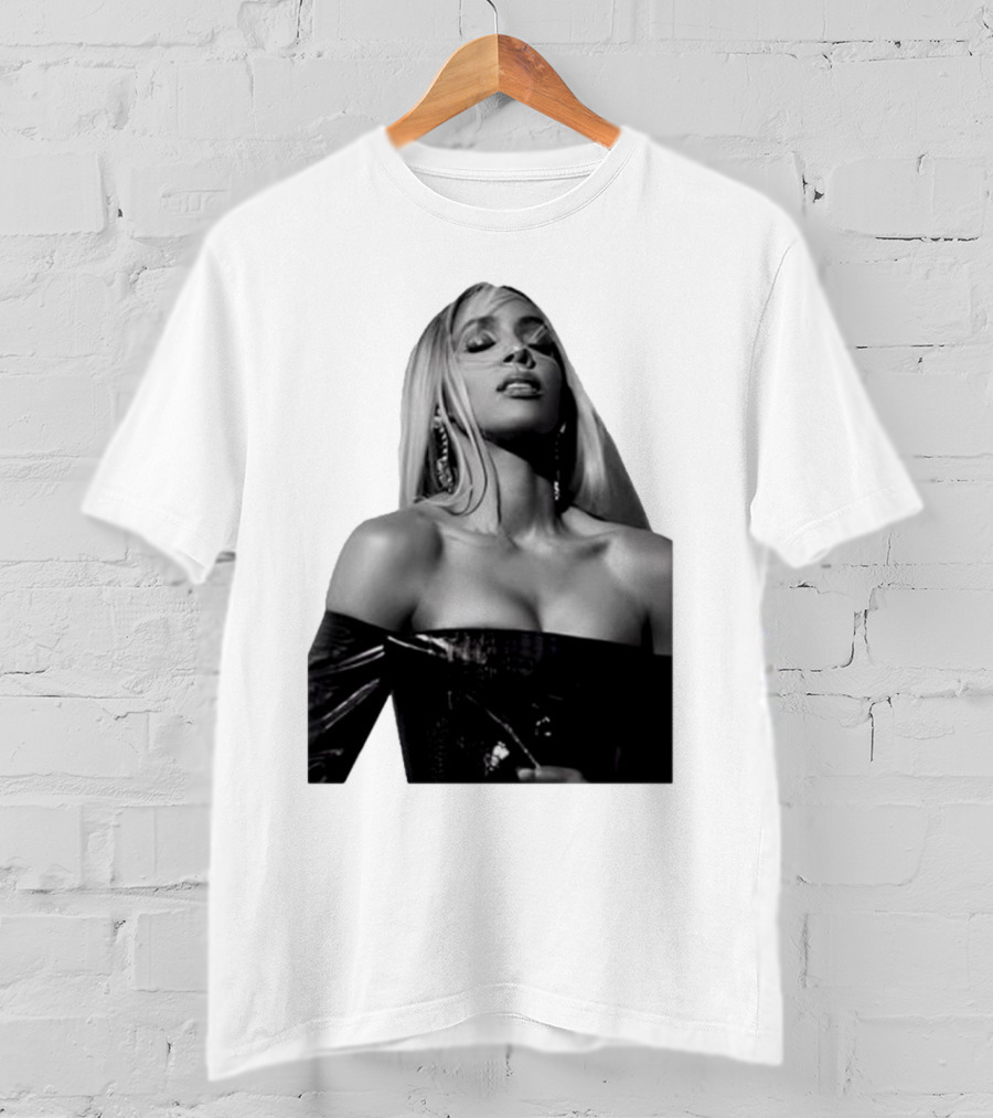 Kelly Rowland Krew Iconic Black And White Fashion Pose T-Shirt