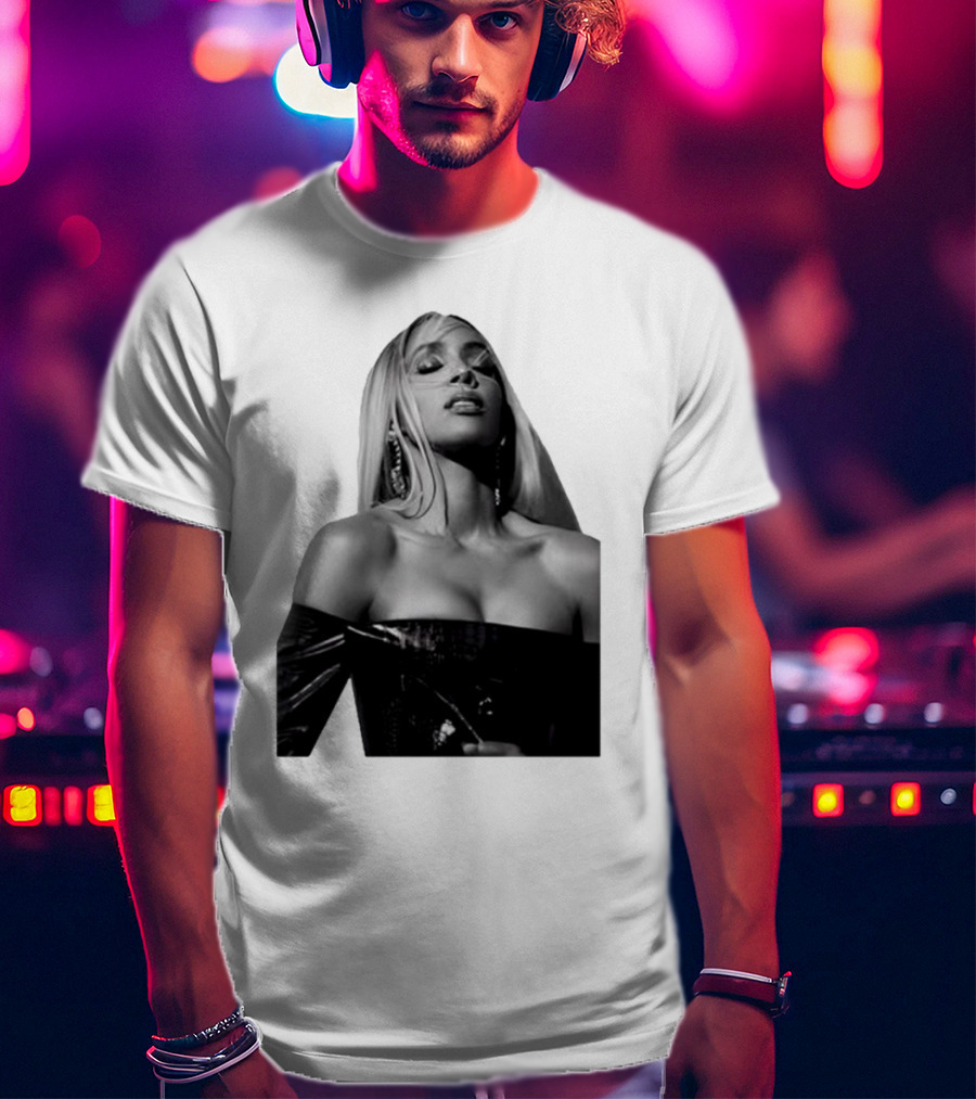 Kelly Rowland Krew Iconic Black And White Fashion Pose T-Shirt