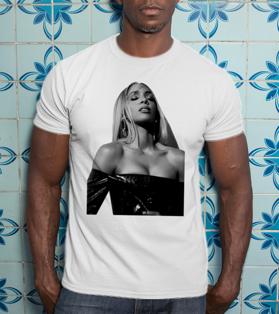 Kelly Rowland Krew Iconic Black And White Fashion Pose T-Shirt
