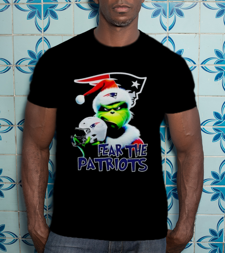 Fear The Patriots Santa Grinch New England NFL T-Shirt
