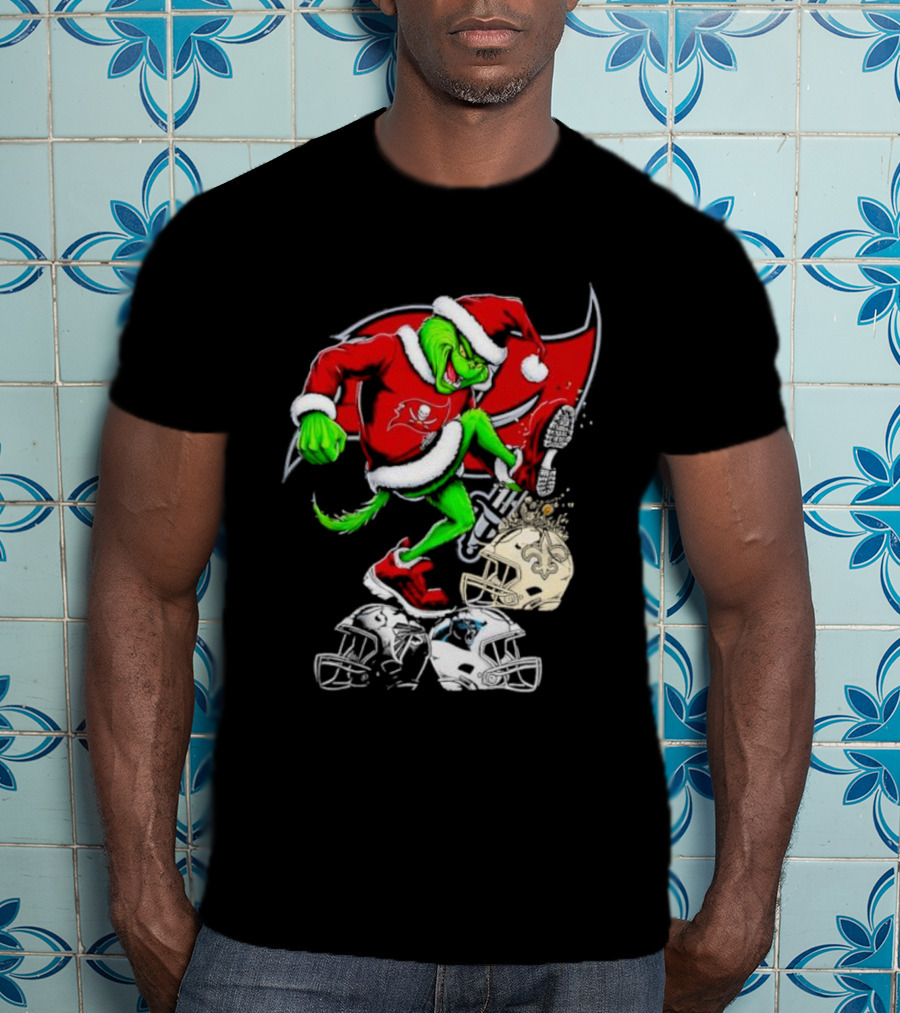 Tampa Bay Buccaneers Grinch Santa Stomping NFL Helmets Funny Christmas T-Shirt