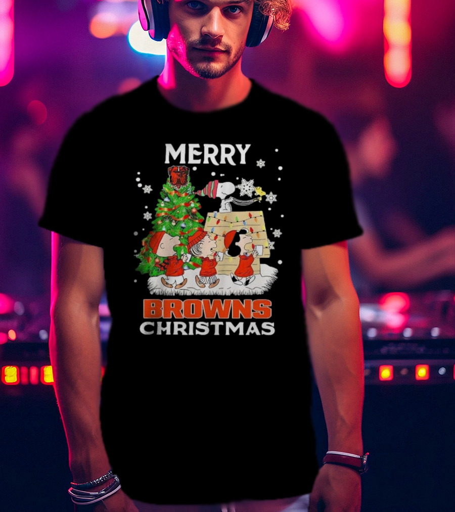 Peanuts Characters Merry Browns Christmas Cleveland Browns T-Shirt