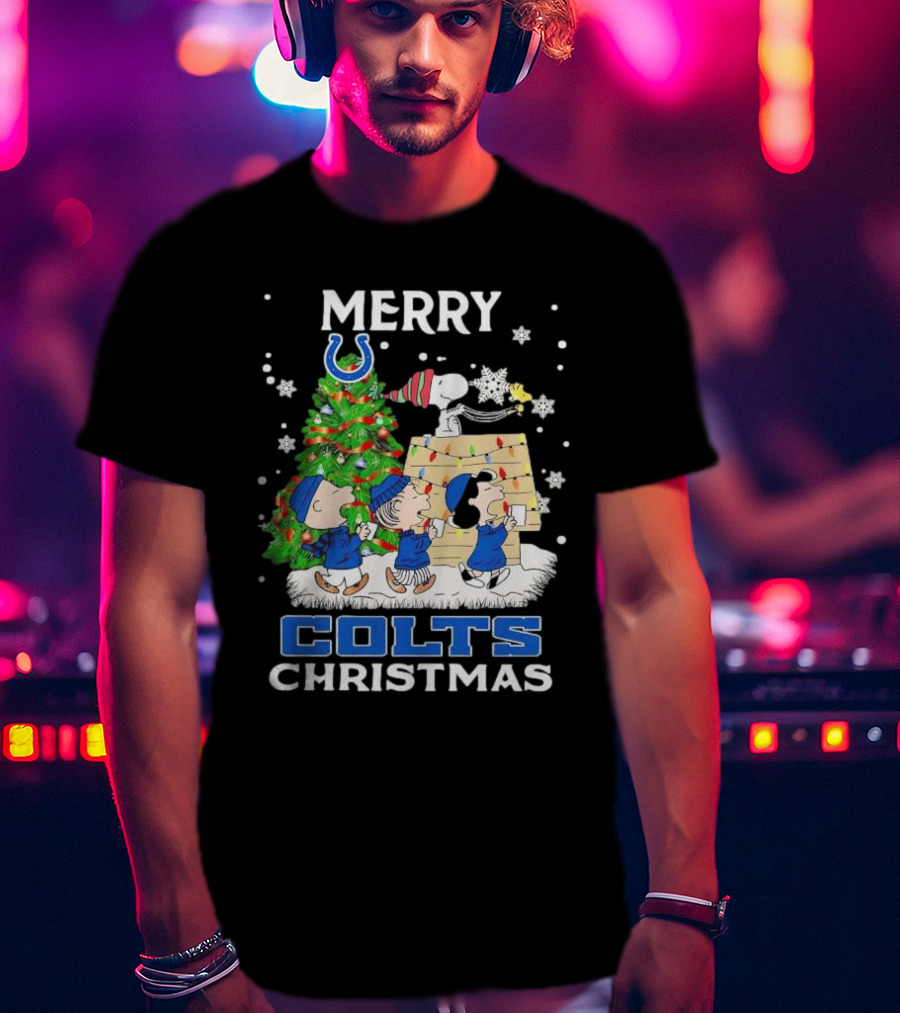 Merry Christmas Peanuts Characters Indianapolis Colts T-Shirt