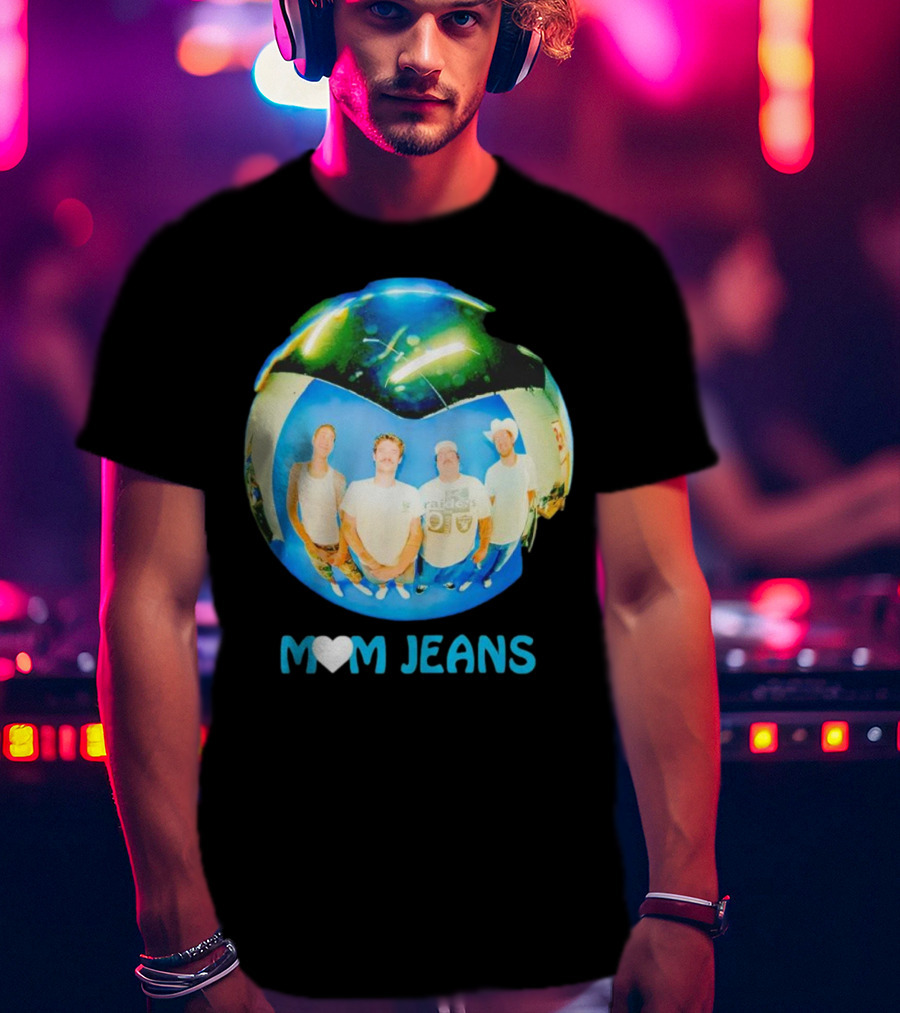 Mom Jeans Heart Raiders Orb Photo T-Shirt