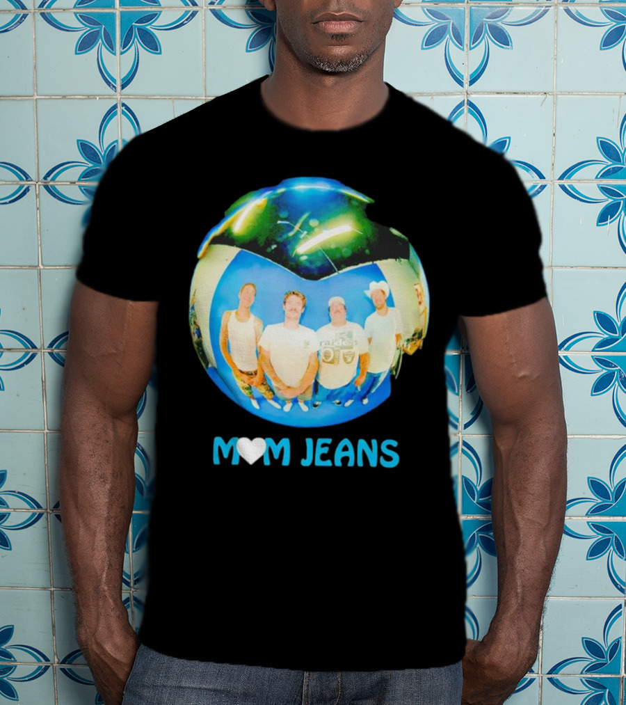Mom Jeans Heart Raiders Orb Photo T-Shirt