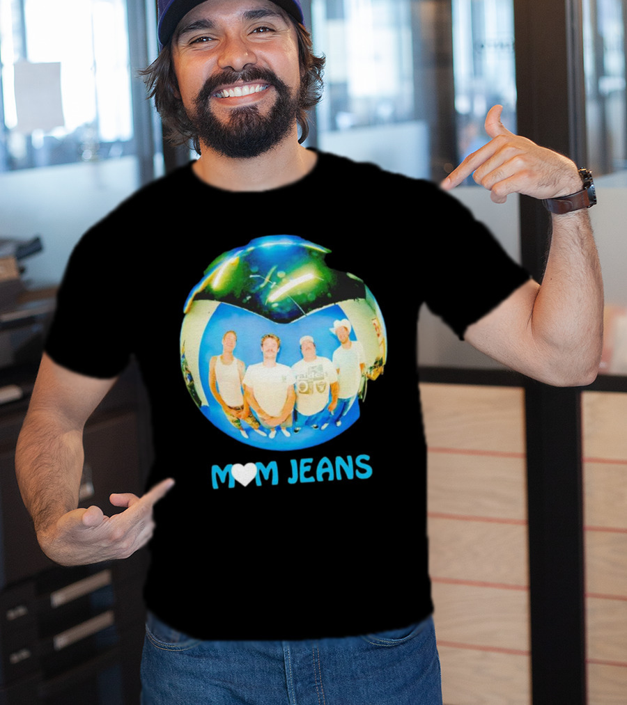 Mom Jeans Heart Raiders Orb Photo T-Shirt