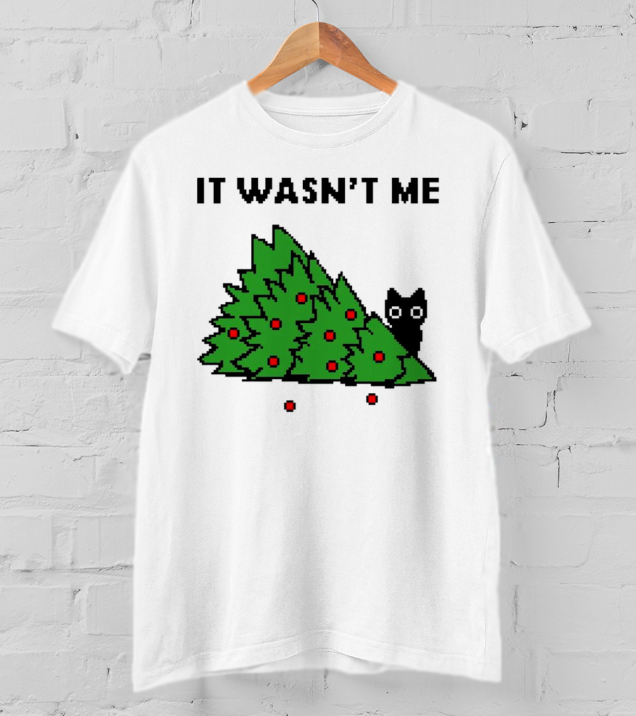 Cat Hiding Behind Christmas Tree It Wasn't Me T-Shirt