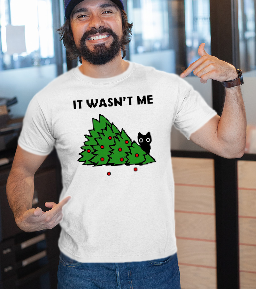 Cat Hiding Behind Christmas Tree It Wasn't Me T-Shirt