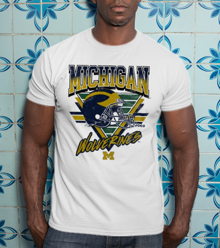 Michigan Wolverines Vintage Triangle Football Helmet M T-Shirt