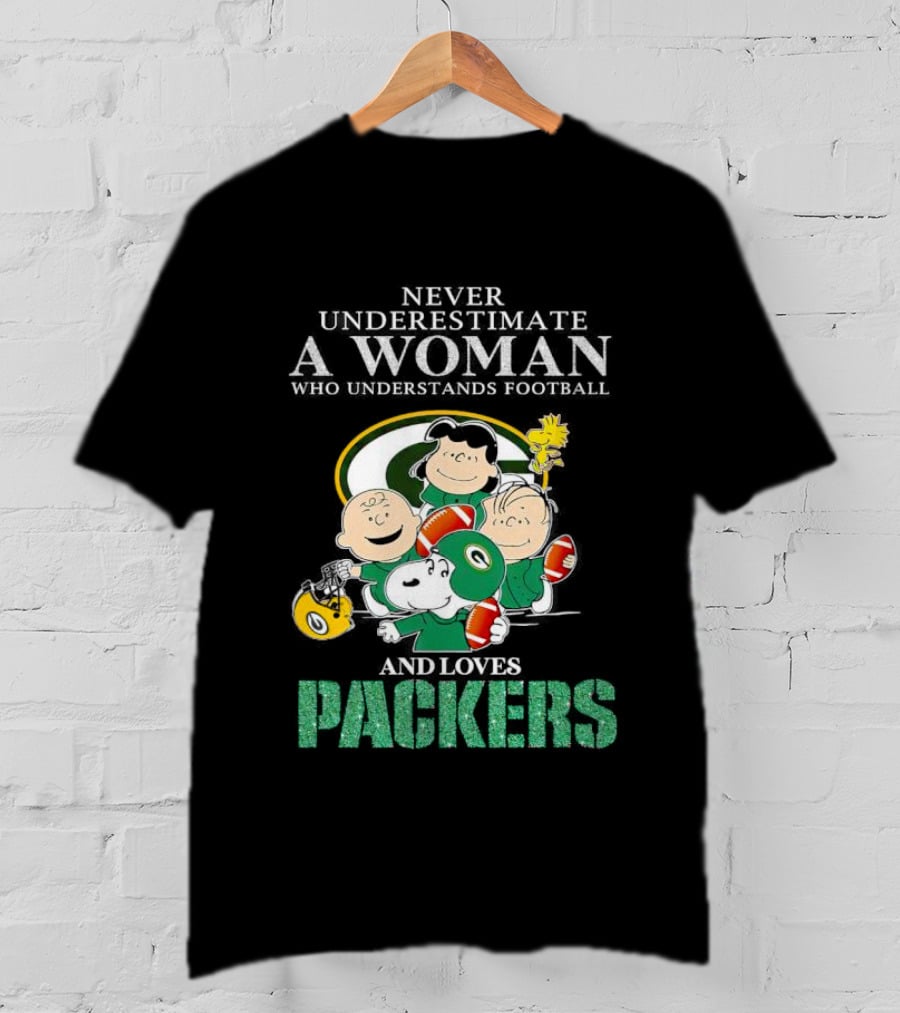 Never Underestimate A Woman Who Understands Football And Loves Packers Featuring Peanuts Characters T-Shirt