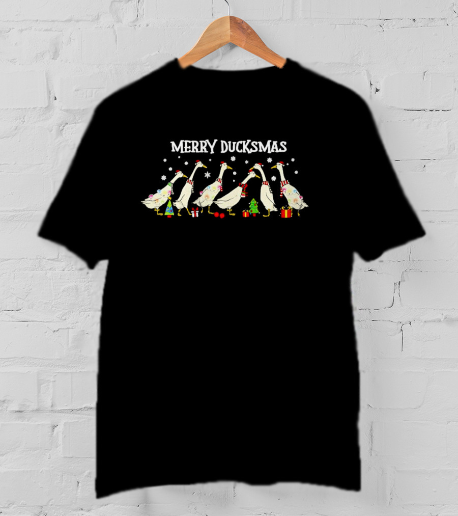 Merry Ducksmas Christmas Ducks With Holiday Hats And Gifts T-Shirt