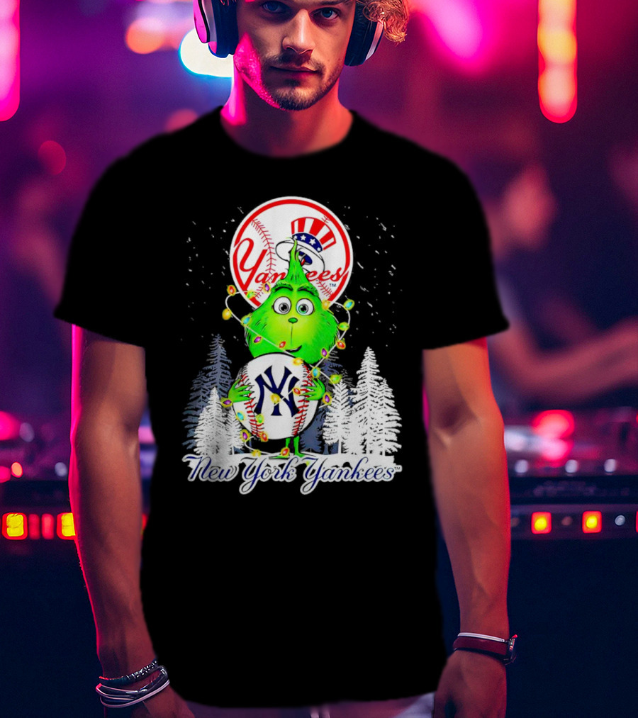 New York Yankees Grinch Christmas Hug With Baseball And Trees T-Shirt