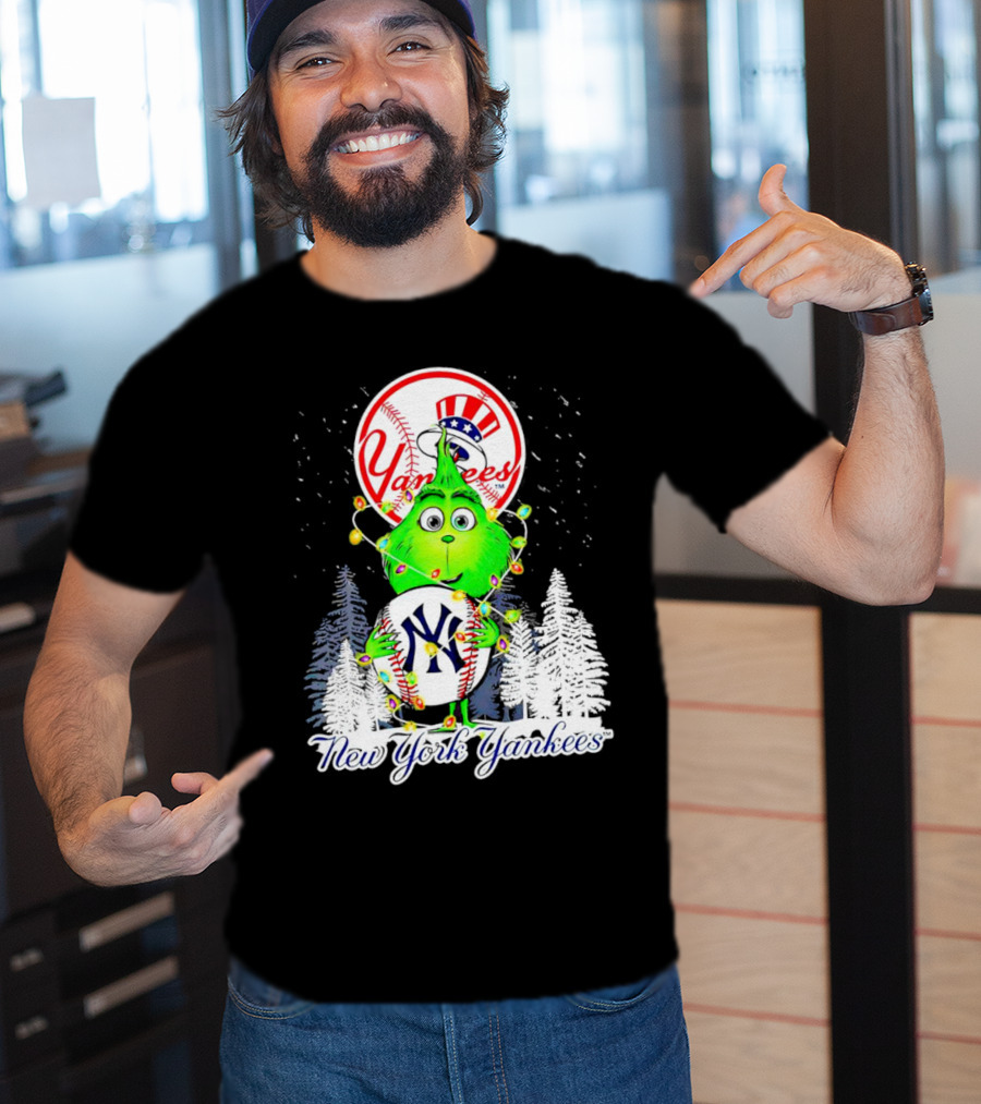 New York Yankees Grinch Christmas Hug With Baseball And Trees T-Shirt