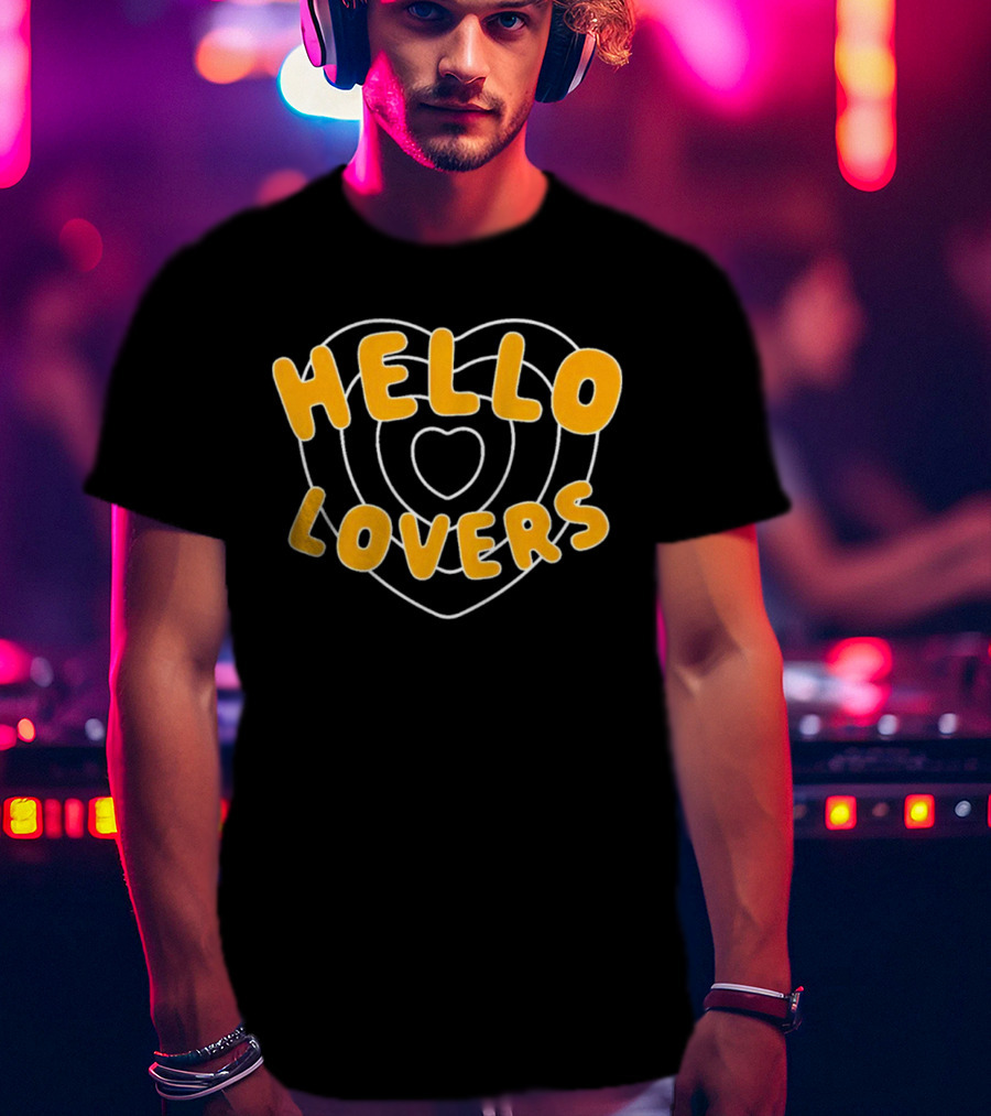 HELLO LOVERS Heart Outline T-Shirt