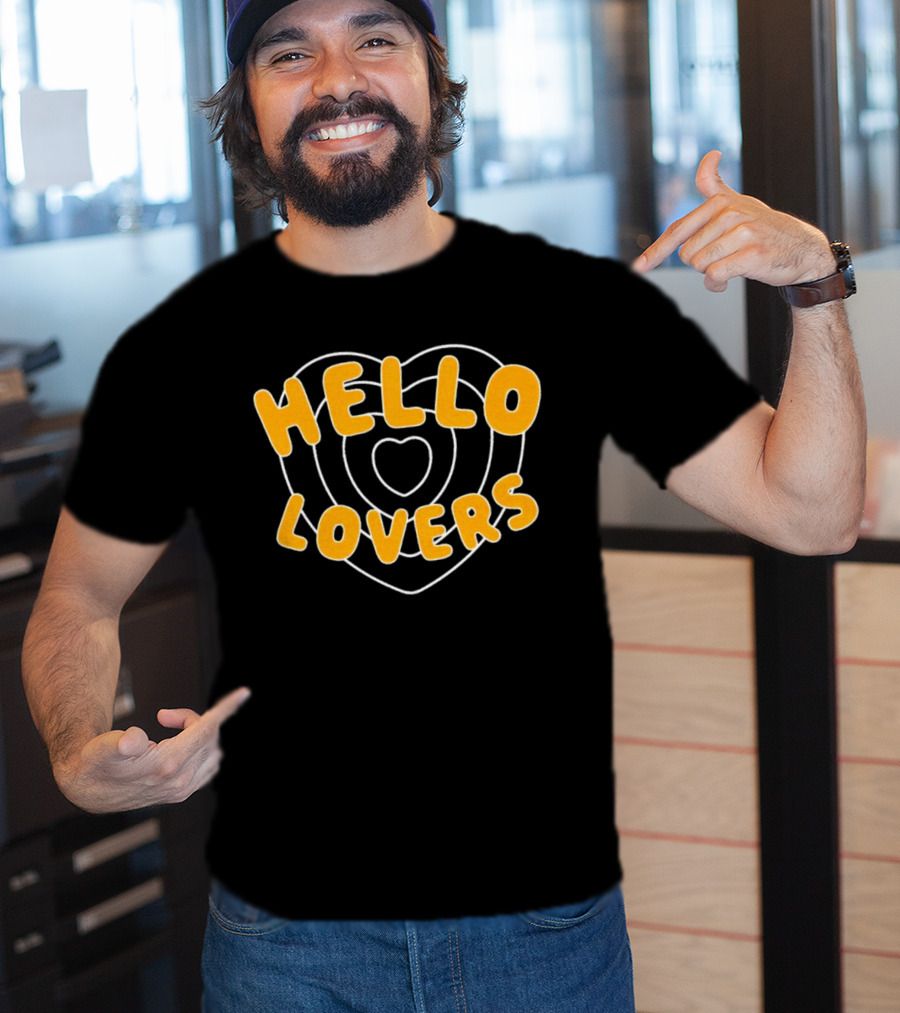 HELLO LOVERS Heart Outline T-Shirt