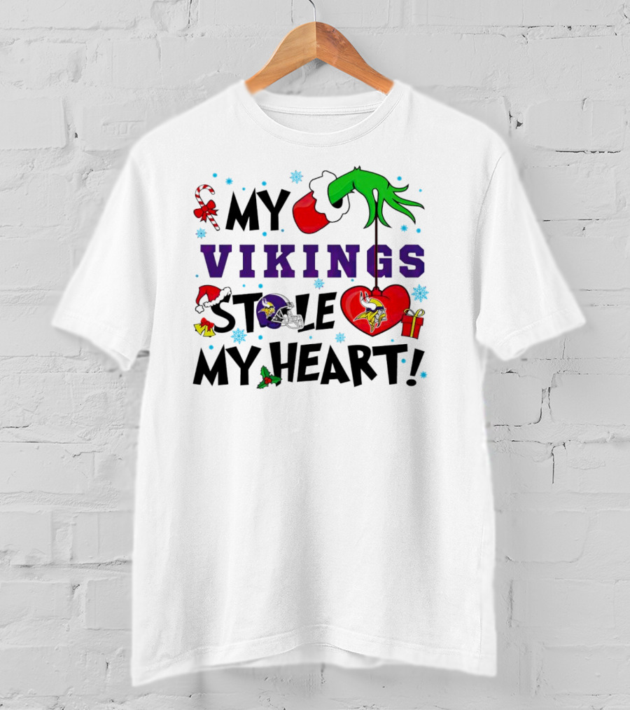 Grinch Hand Holding Heart My Vikings Stole My Heart Christmas T-Shirt