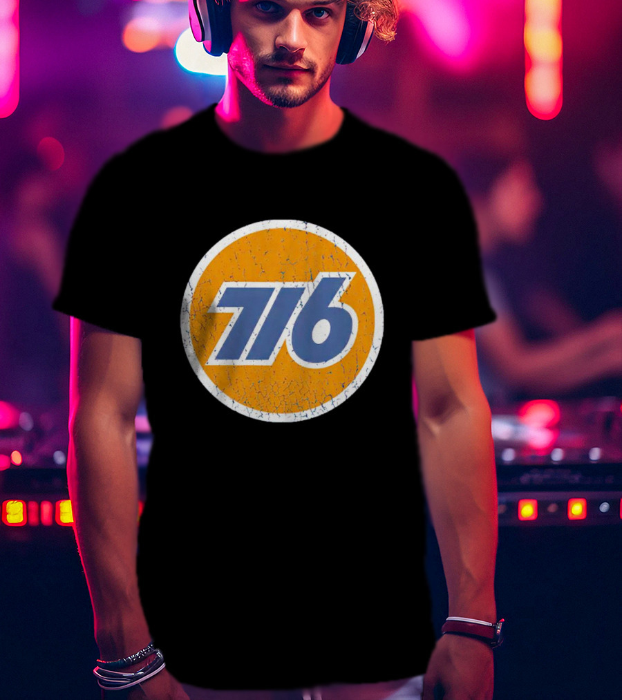 Union 76 Vintage Style 76 Gas Station Iconic T-Shirt