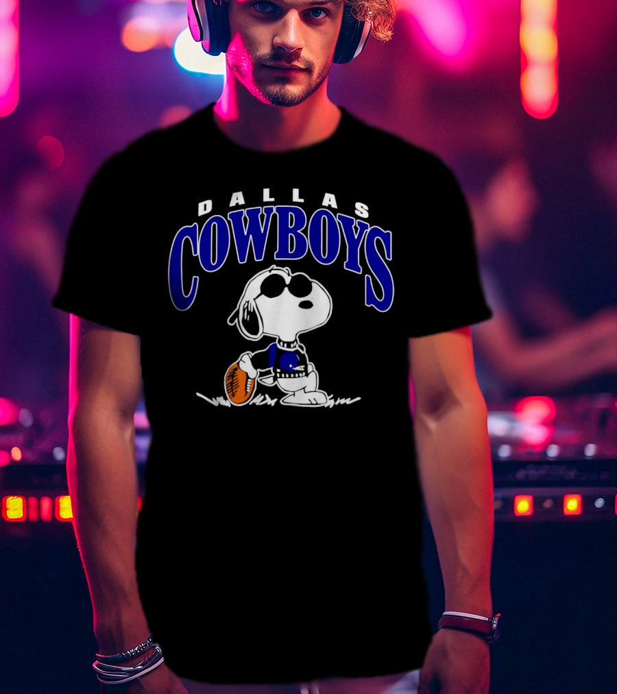 Dallas Cowboys Snoopy Football Player T-Shirt