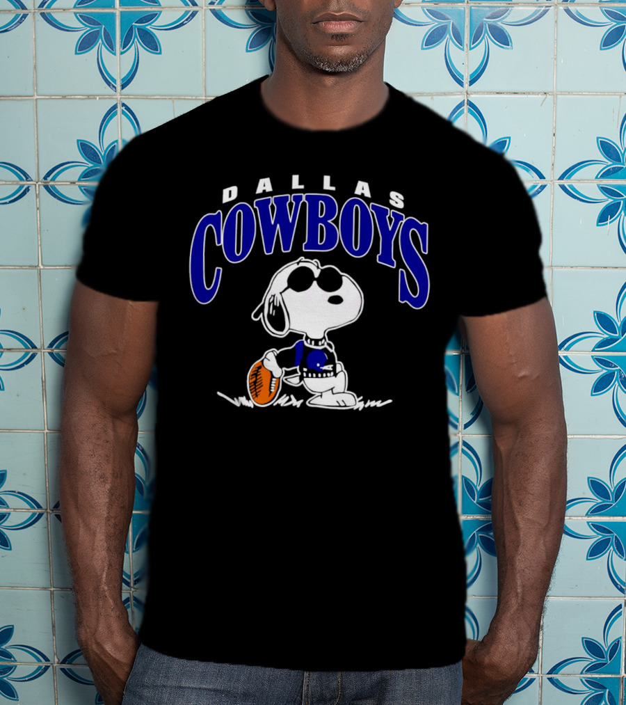 Dallas Cowboys Snoopy Football Player T-Shirt