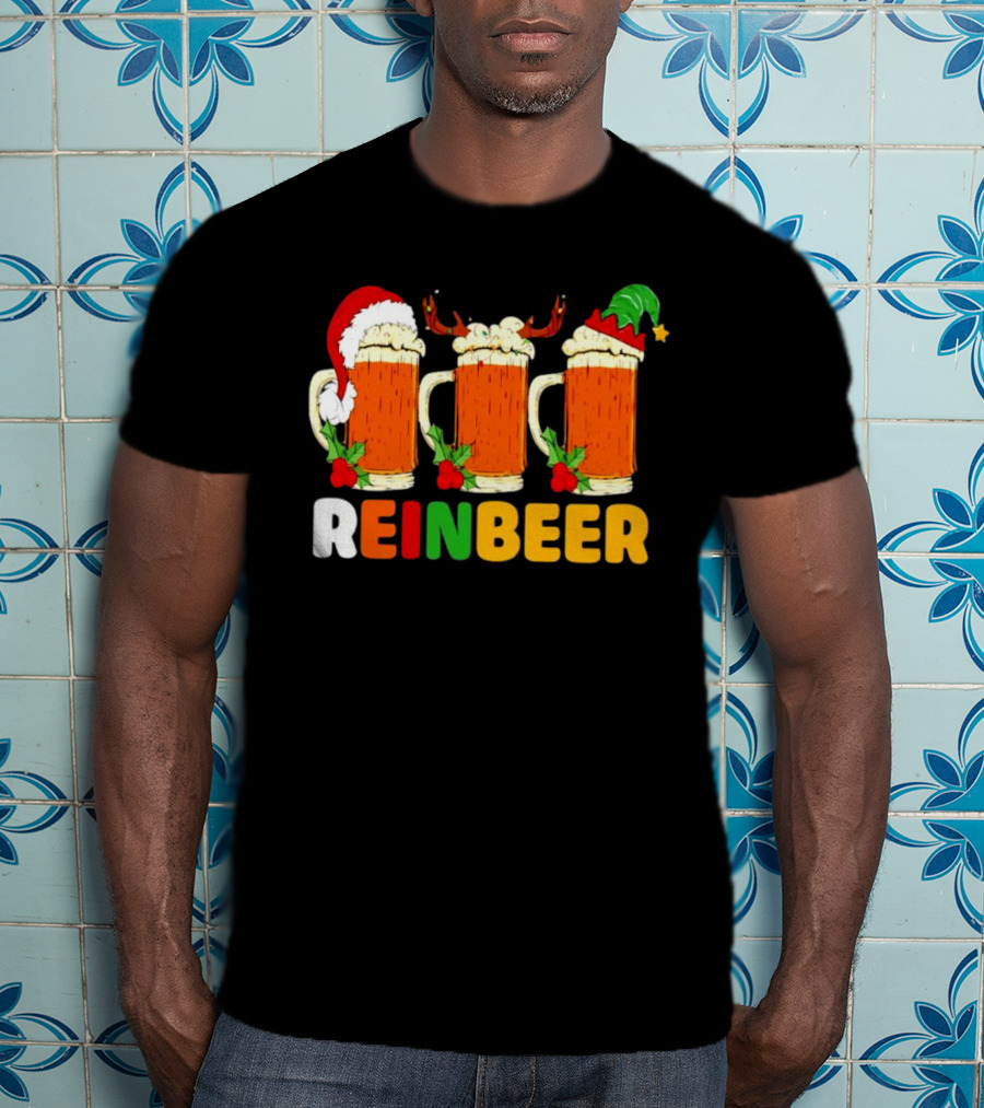 Reinbeer Merry Christmas Funny Beer Mugs With Santa And Elf Hats And Reindeer Antlers T-Shirt