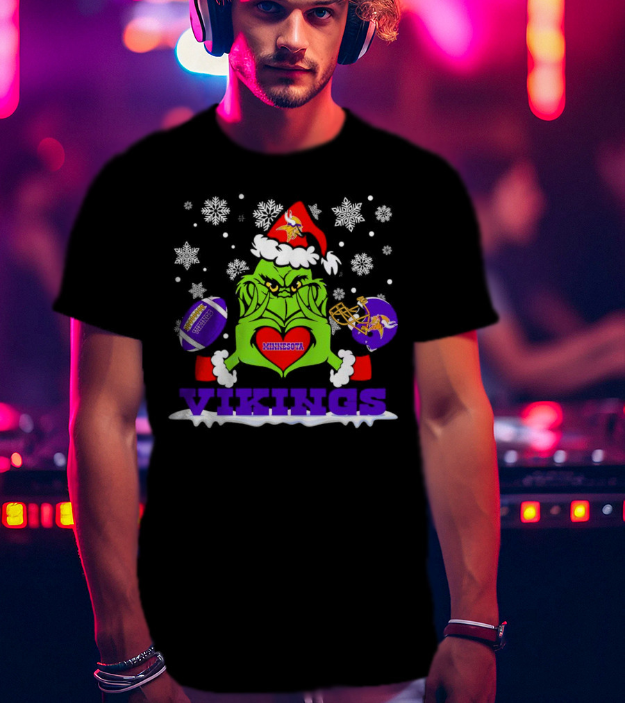 Santa Grinch Heart Minnesota Vikings Snowflakes Christmas Football Helmets T-Shirt