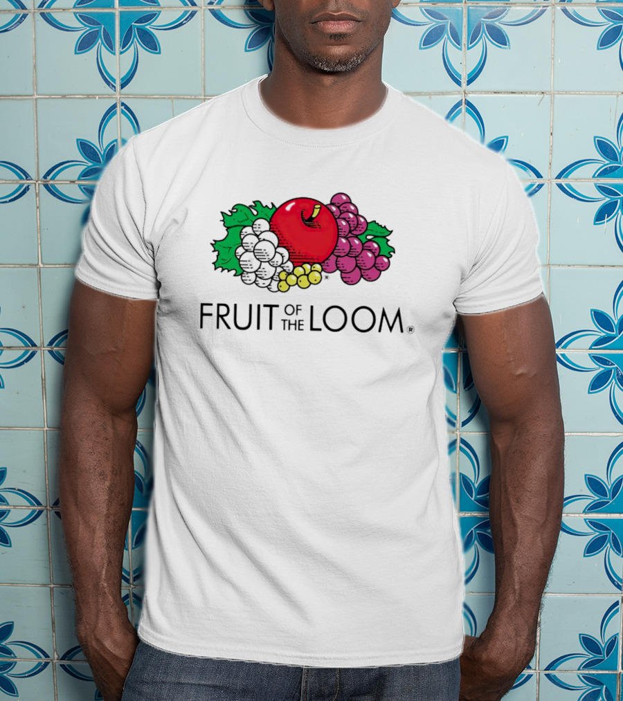 FRUIT OF THE LOOM Logo With Apples Grapes And Leaves T-Shirt