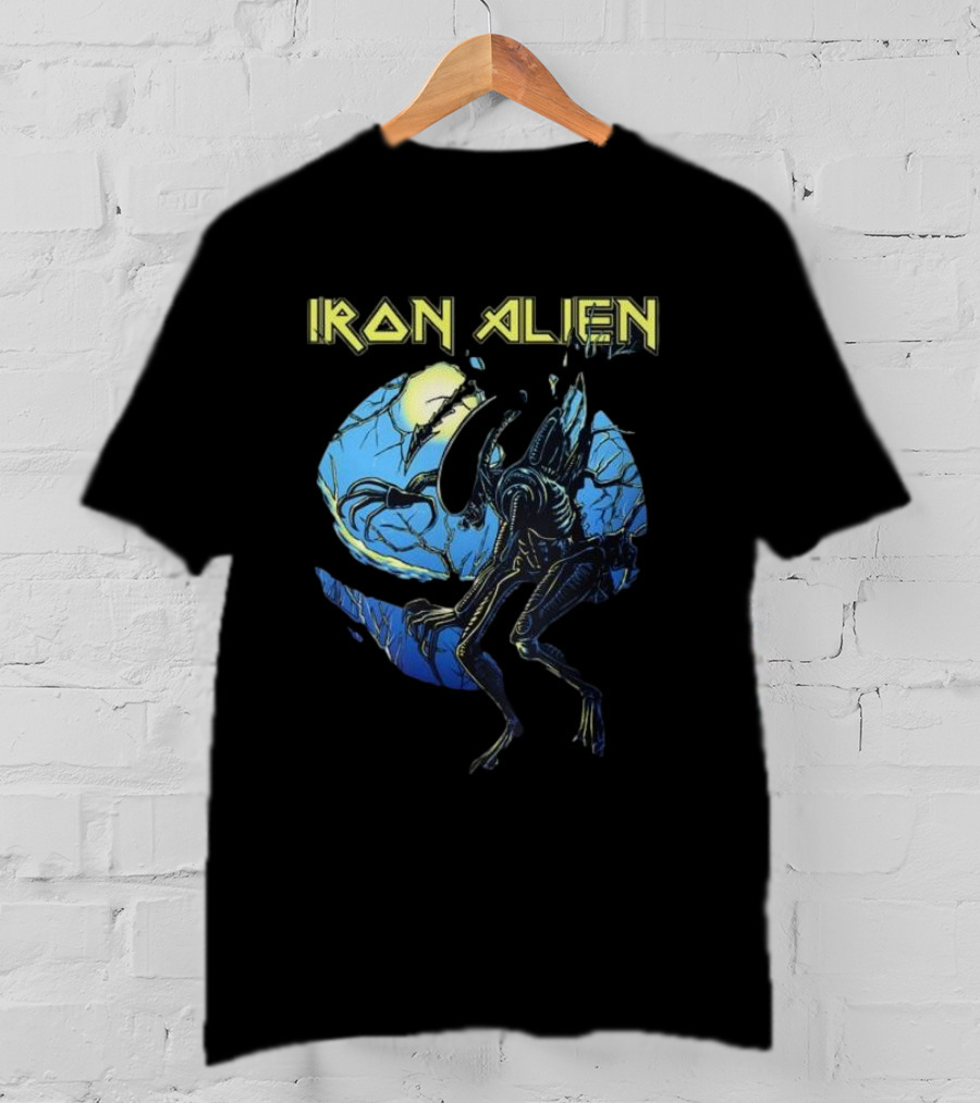 Iron Alien Xenomorph Moonlight Scene T-Shirt