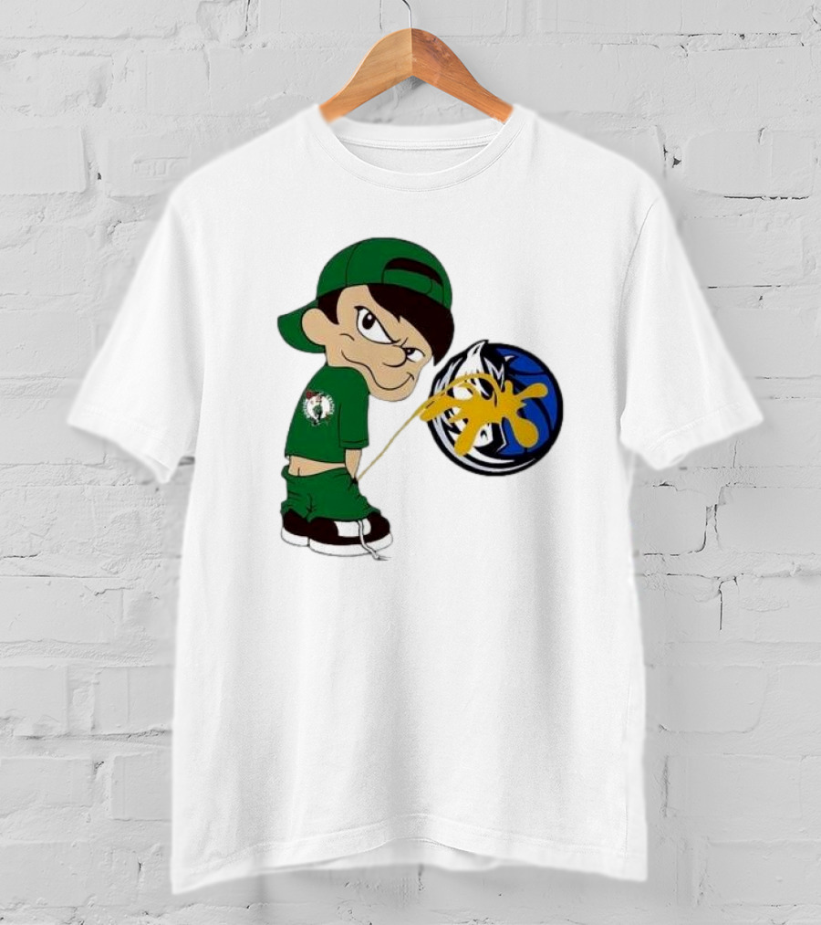 Little Boy Boston Celtics Piss On Dallas Mavericks Logo T-Shirt