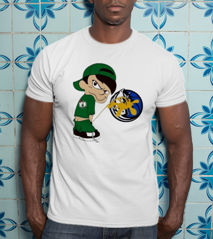 Little Boy Boston Celtics Piss On Dallas Mavericks Logo T-Shirt