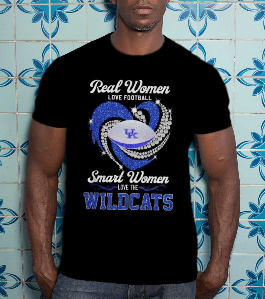 Real Women Love Football Smart Women Love The Wildcats UK Diamond Heart T-Shirt