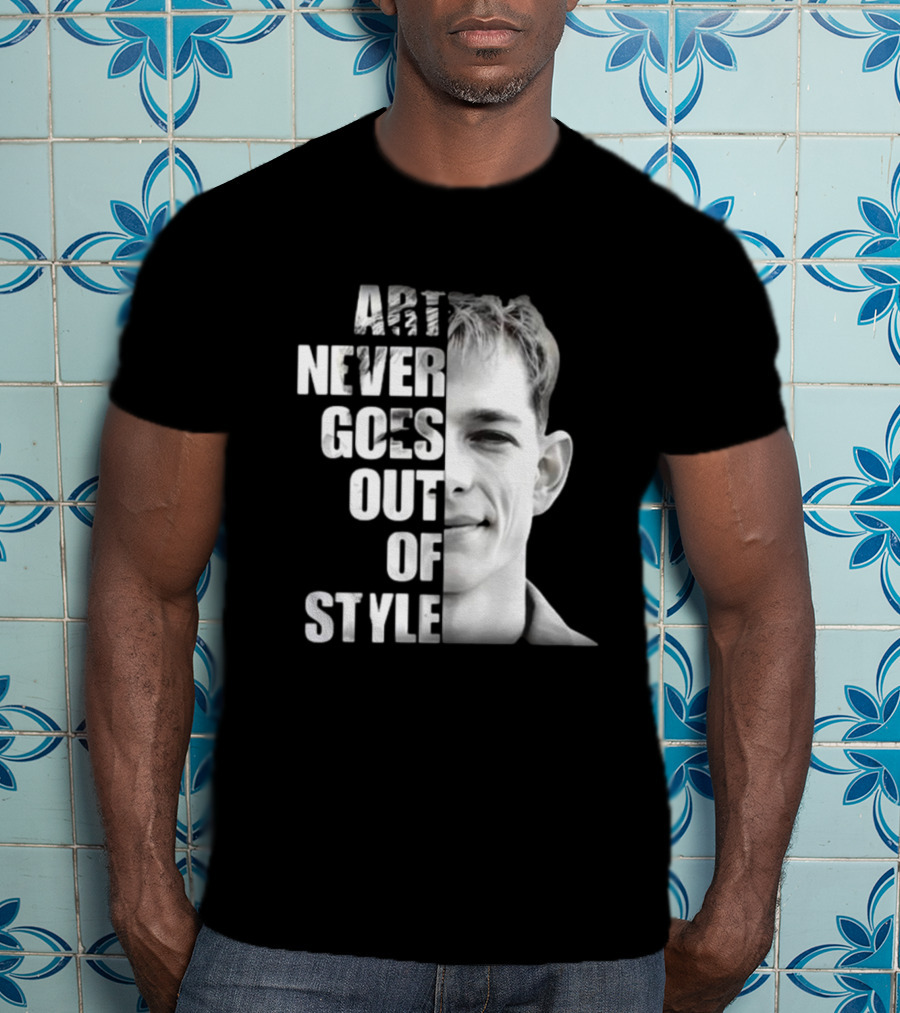 Art Never Goes Out Of Style Iconic Portrait Half Face T-Shirt