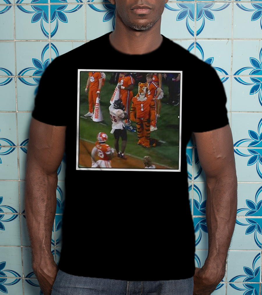 Clemson Tigers Mascot And Louisville Cardinals Player On Sideline T-Shirt