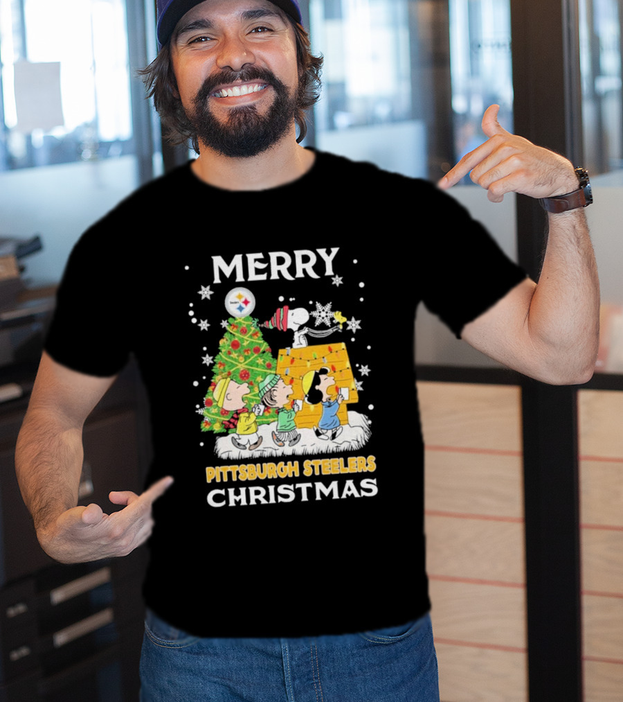 Merry Pittsburgh Steelers Christmas Peanuts Snoopy Holiday T-Shirt
