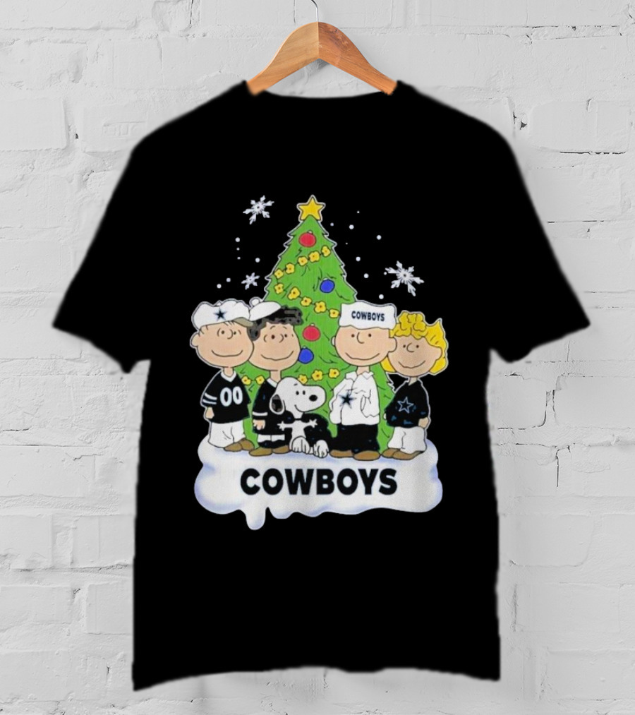Cowboys Christmas With Snoopy And Peanuts Friends Holiday Tree T-Shirt
