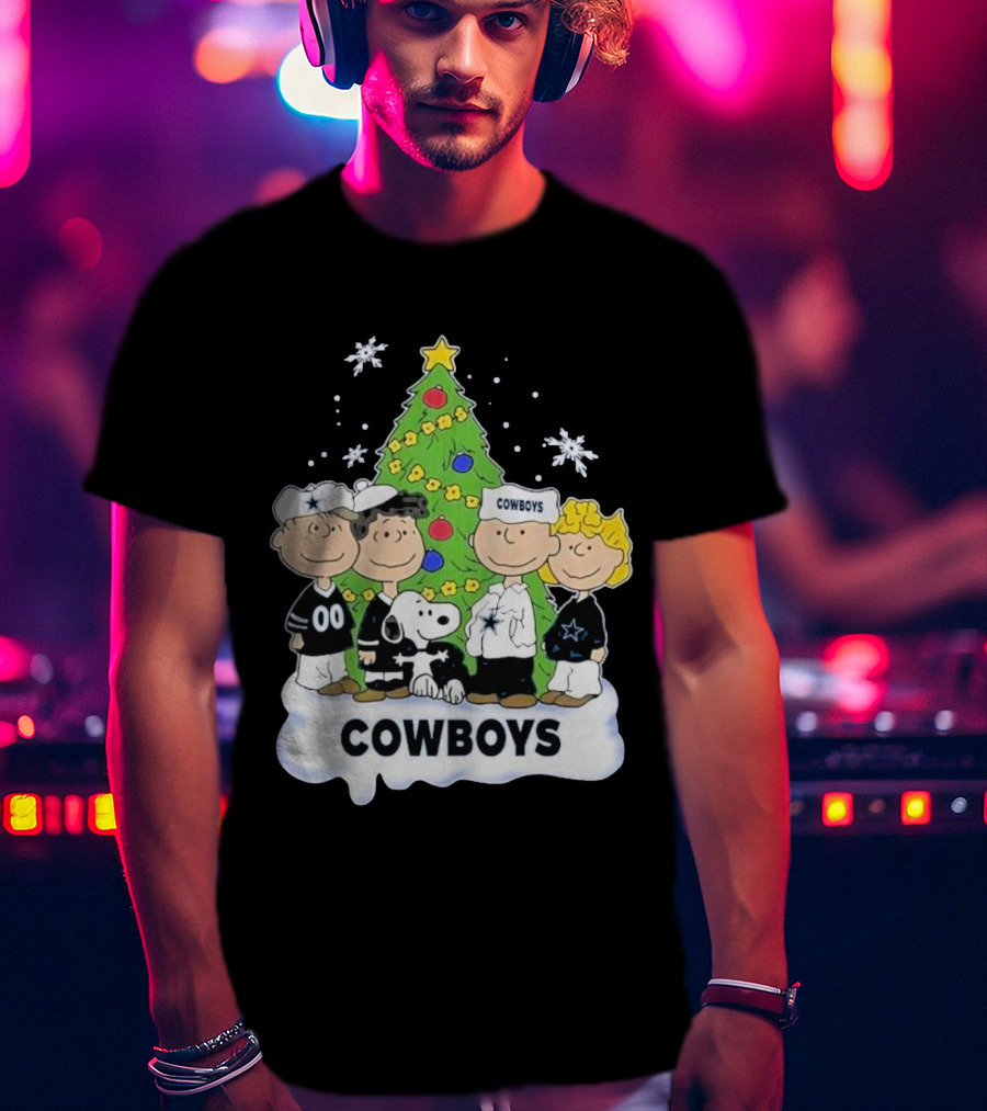 Cowboys Christmas With Snoopy And Peanuts Friends Holiday Tree T-Shirt