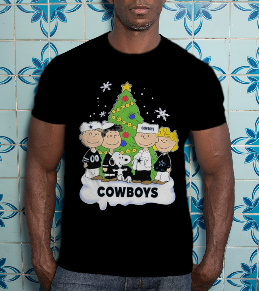 Cowboys Christmas With Snoopy And Peanuts Friends Holiday Tree T-Shirt