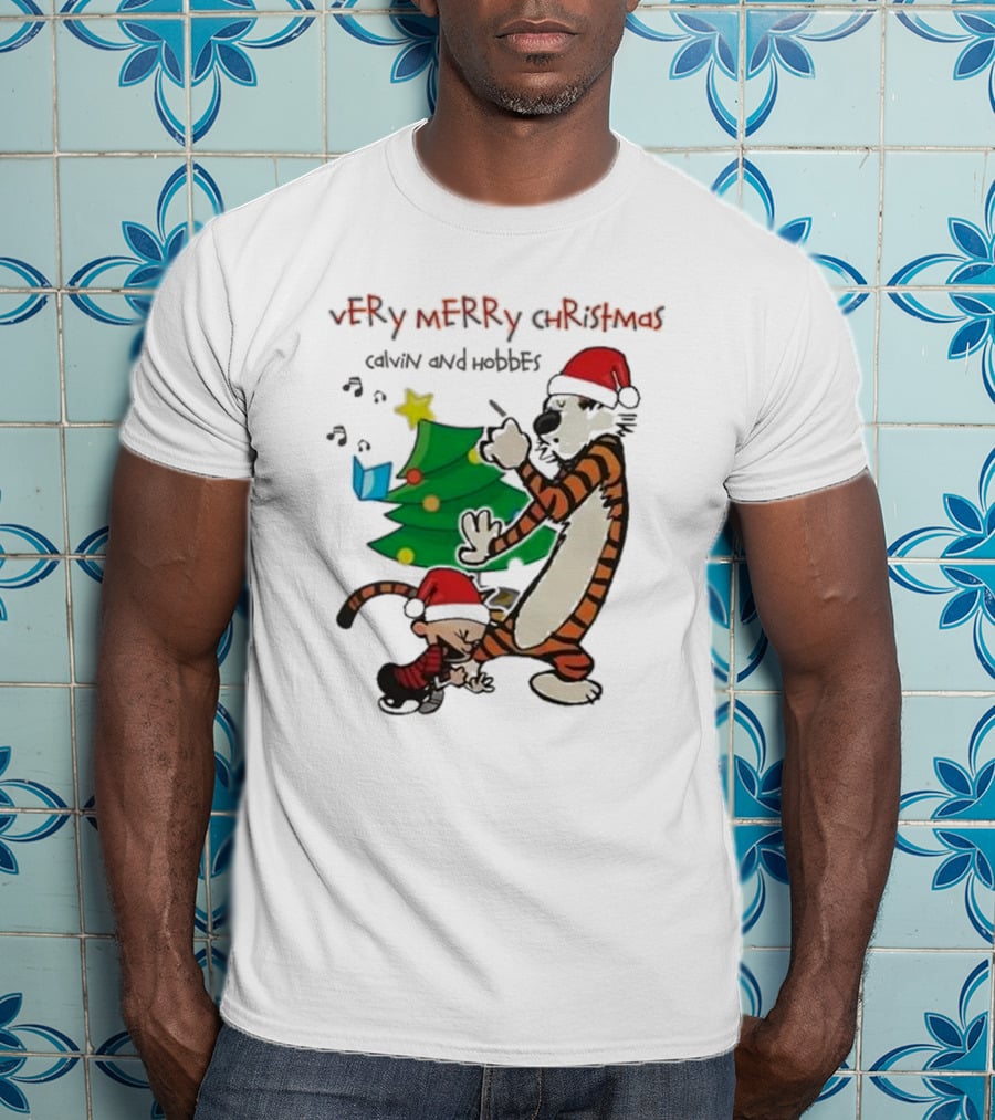 VErY MERRY ChrIStmAS Calvin And Hobbes Santa Hats Christmas Tree Dance T-Shirt